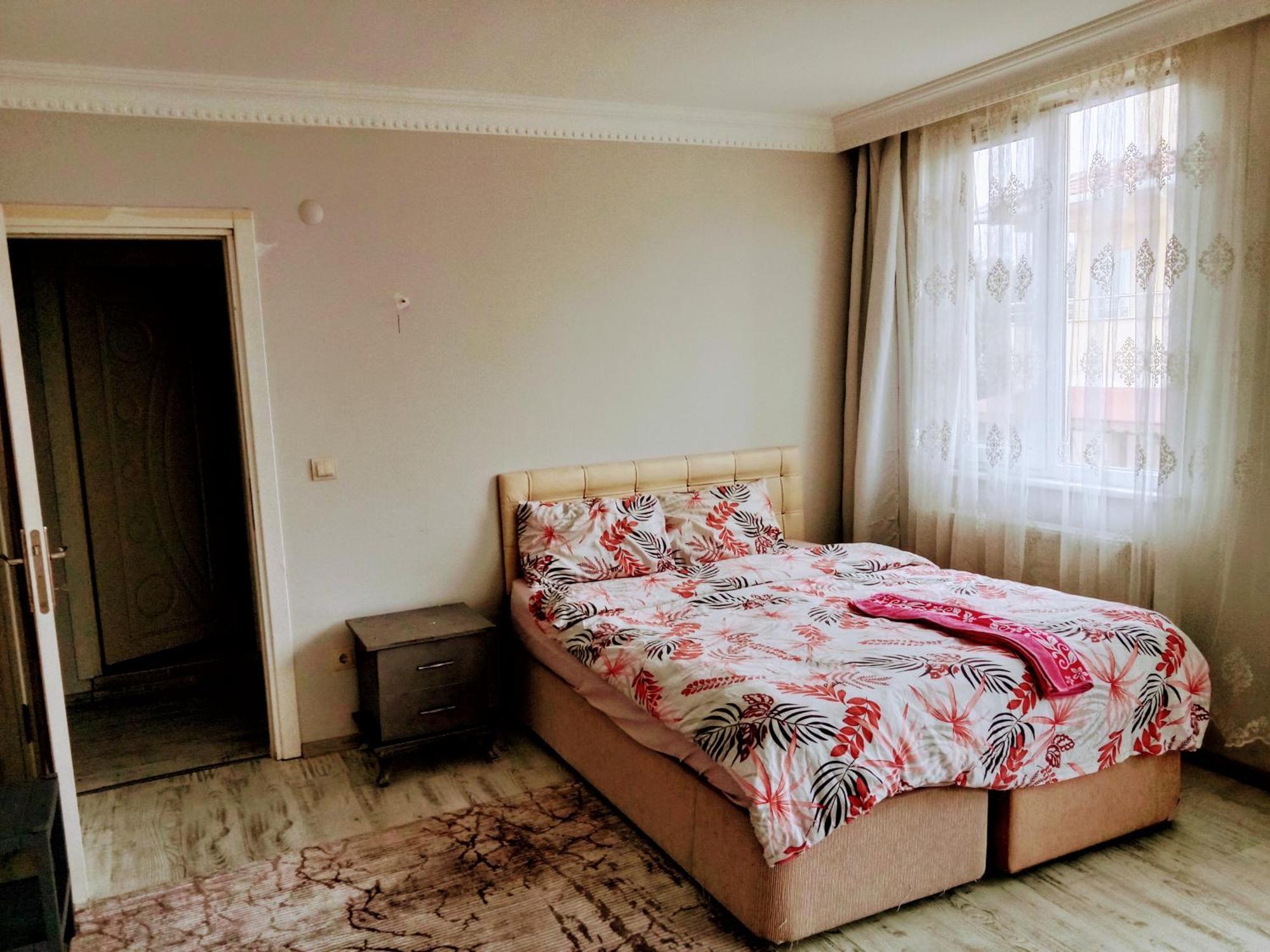 Ahmet Teacher Hotel,6 Minutes From The Airport Arnavutkoy Buitenkant foto