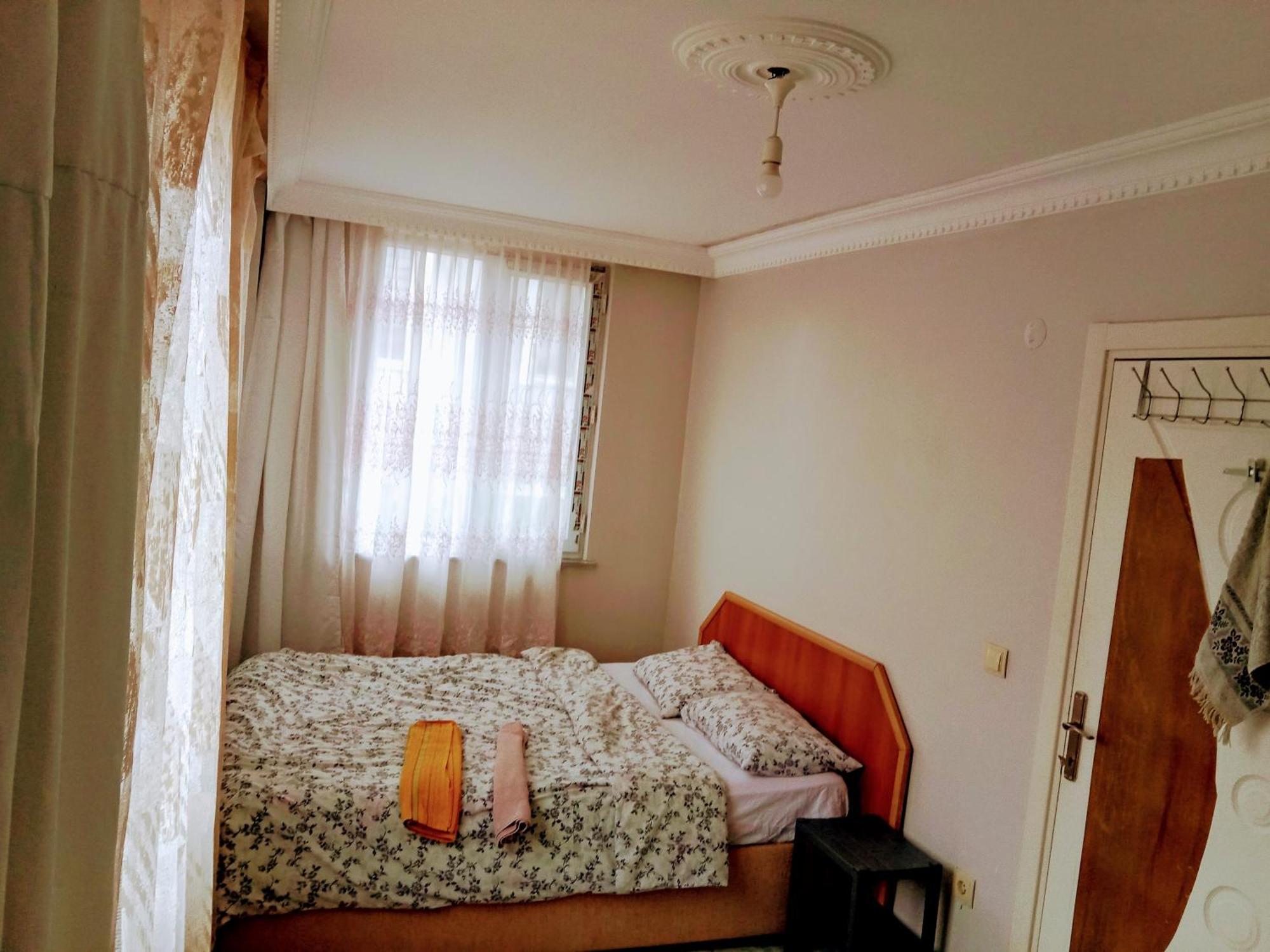 Ahmet Teacher Hotel,6 Minutes From The Airport Arnavutkoy Buitenkant foto