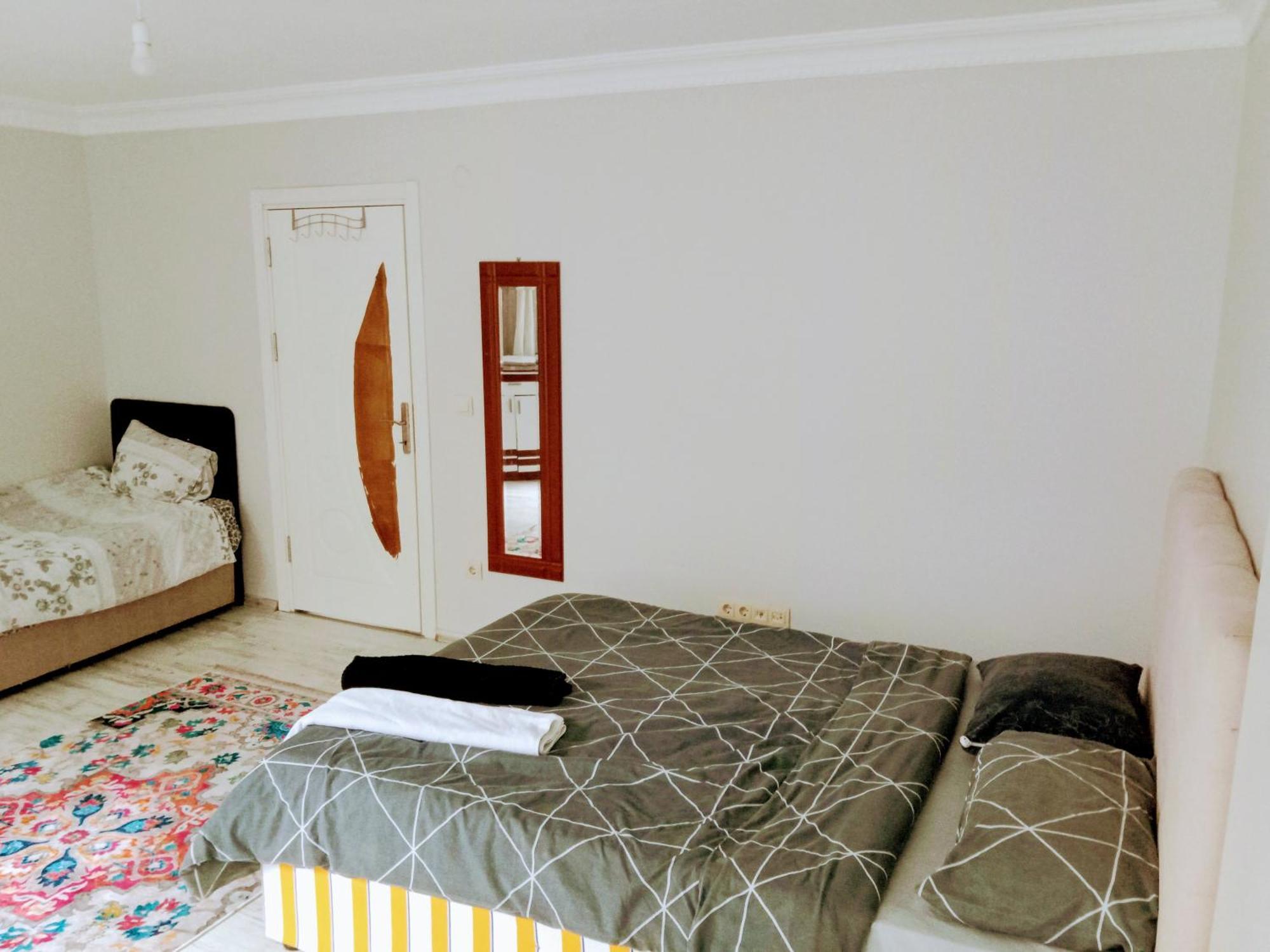 Ahmet Teacher Hotel,6 Minutes From The Airport Arnavutkoy Buitenkant foto