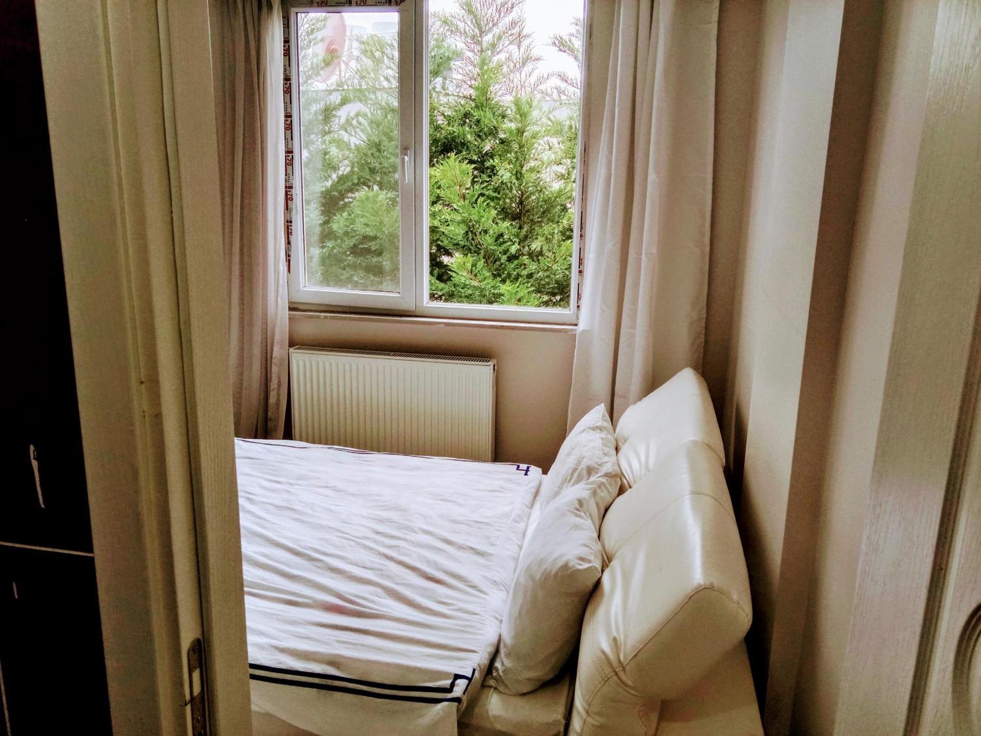 Ahmet Teacher Hotel,6 Minutes From The Airport Arnavutkoy Buitenkant foto