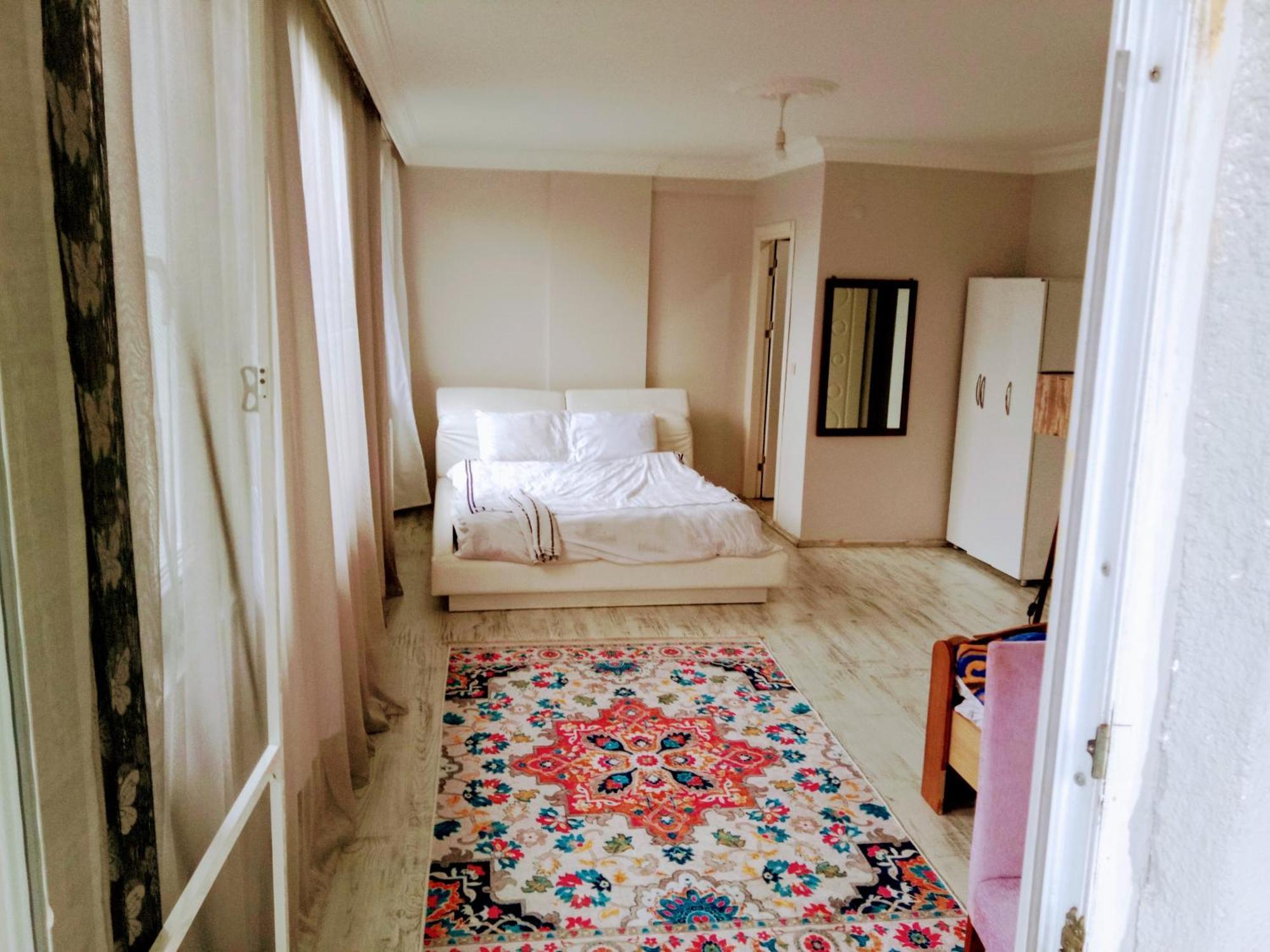 Ahmet Teacher Hotel,6 Minutes From The Airport Arnavutkoy Buitenkant foto