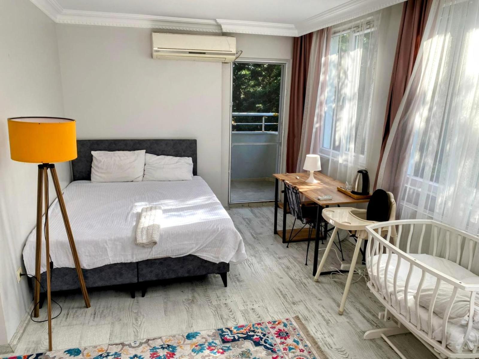 Ahmet Teacher Hotel,6 Minutes From The Airport Arnavutkoy Buitenkant foto