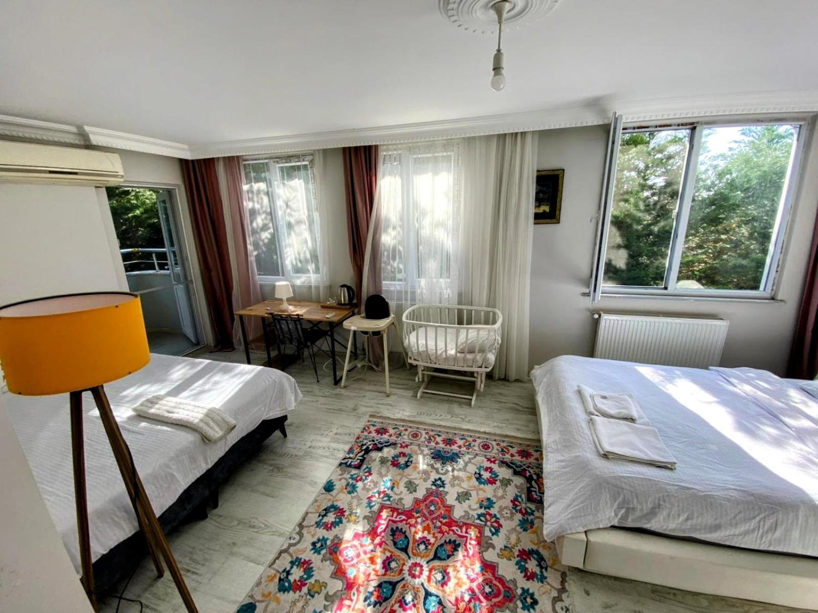Ahmet Teacher Hotel,6 Minutes From The Airport Arnavutkoy Buitenkant foto