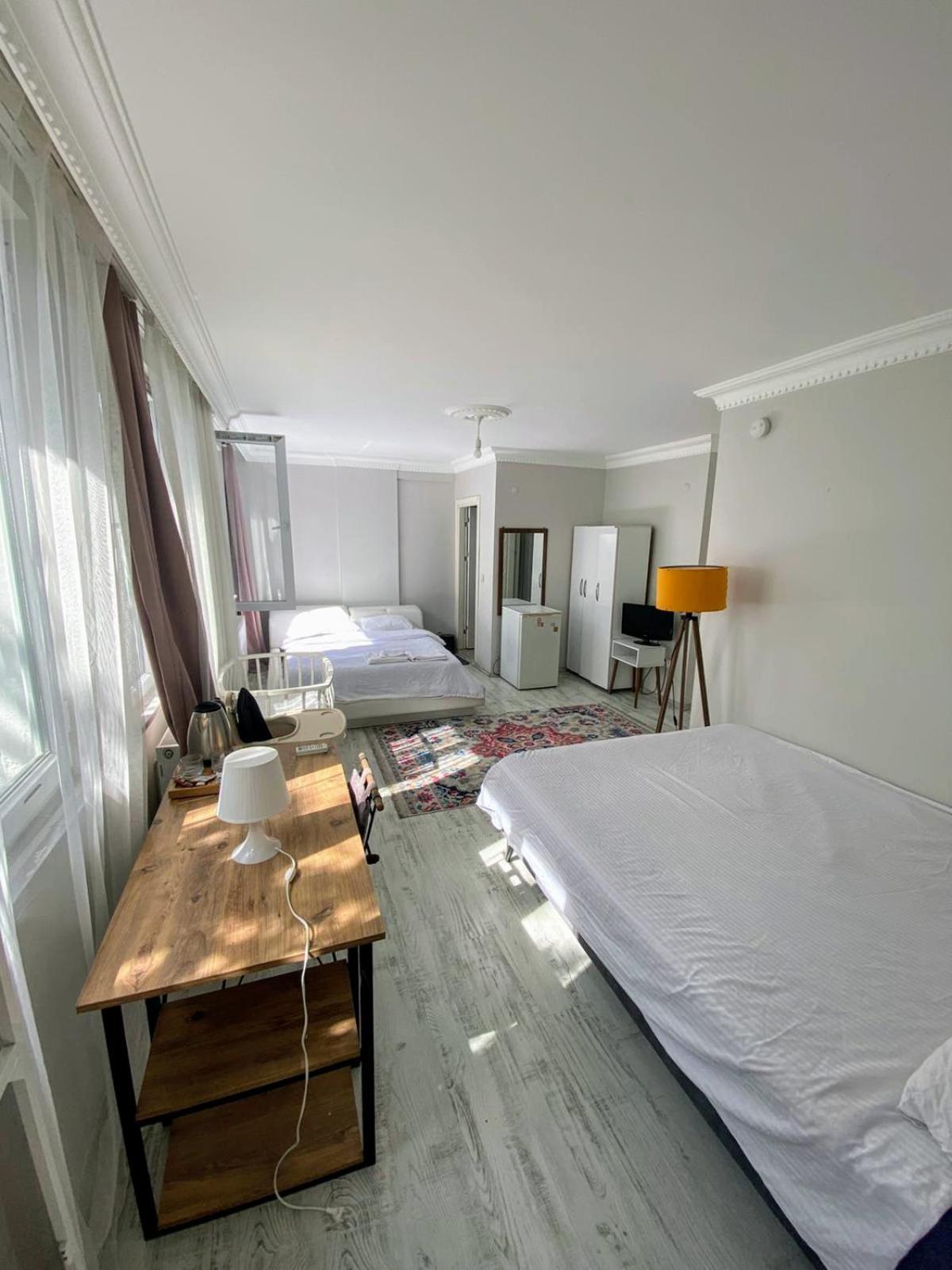 Ahmet Teacher Hotel,6 Minutes From The Airport Arnavutkoy Buitenkant foto