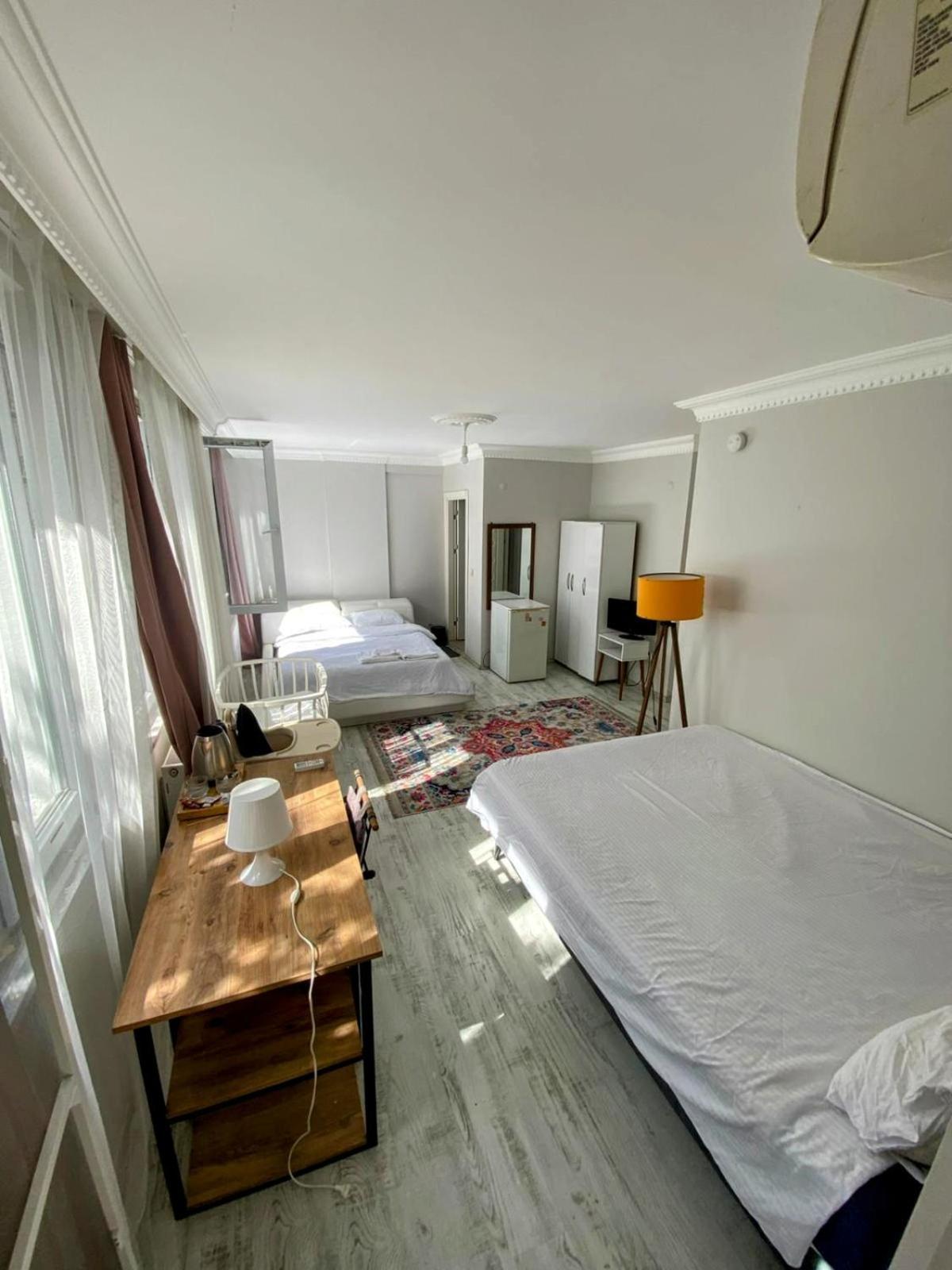 Ahmet Teacher Hotel,6 Minutes From The Airport Arnavutkoy Buitenkant foto