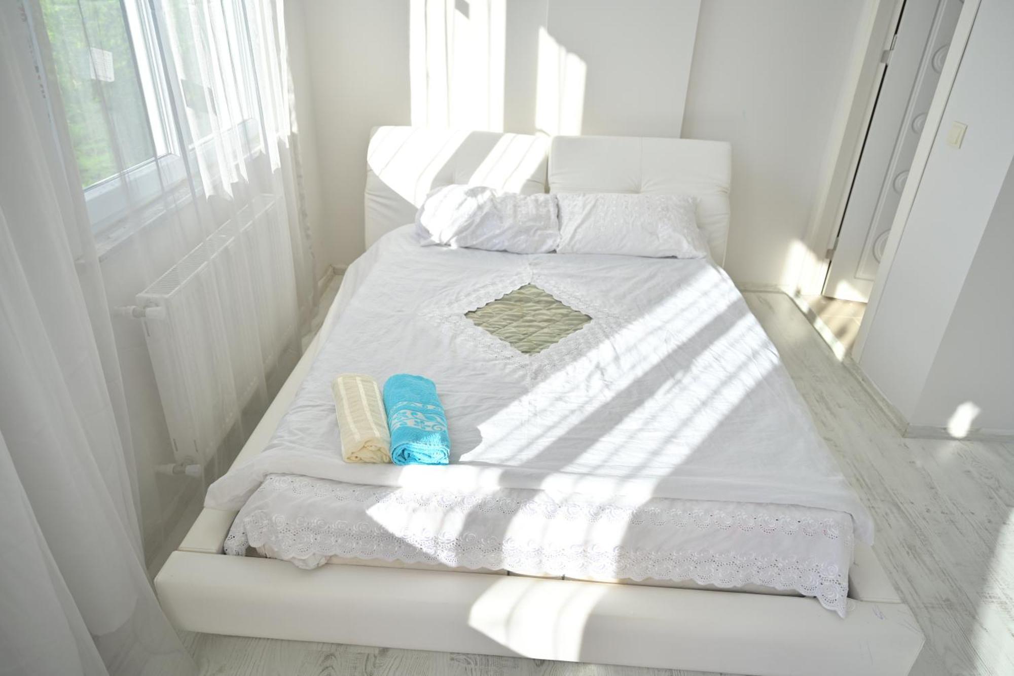 Ahmet Teacher Hotel,6 Minutes From The Airport Arnavutkoy Buitenkant foto